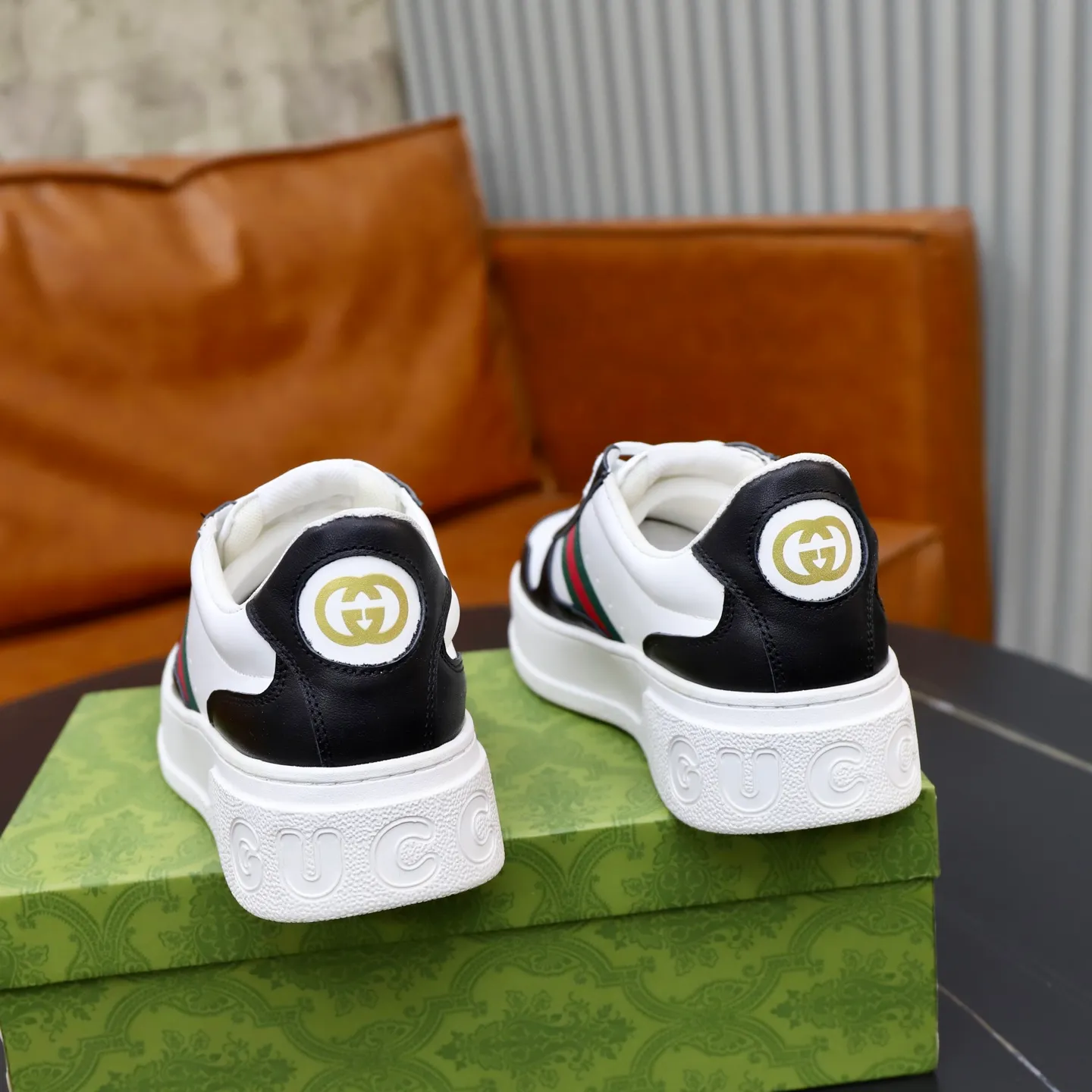 Ex-factory price: 400💰🙅‍♂️🙅‍♂️🙅‍♂️ Brand: GUCCI Standard code: 38-44 (45 customized) Grade: Same as the official website Material: Original leather stitching brand cloth Comfortable and breathable sheepskin lining Lightweight and wear-resistant outsole Style category: Men's fashionable casual shoes Sports shoes Distinguished luxury brand elements Top luxury Color: actual picture color